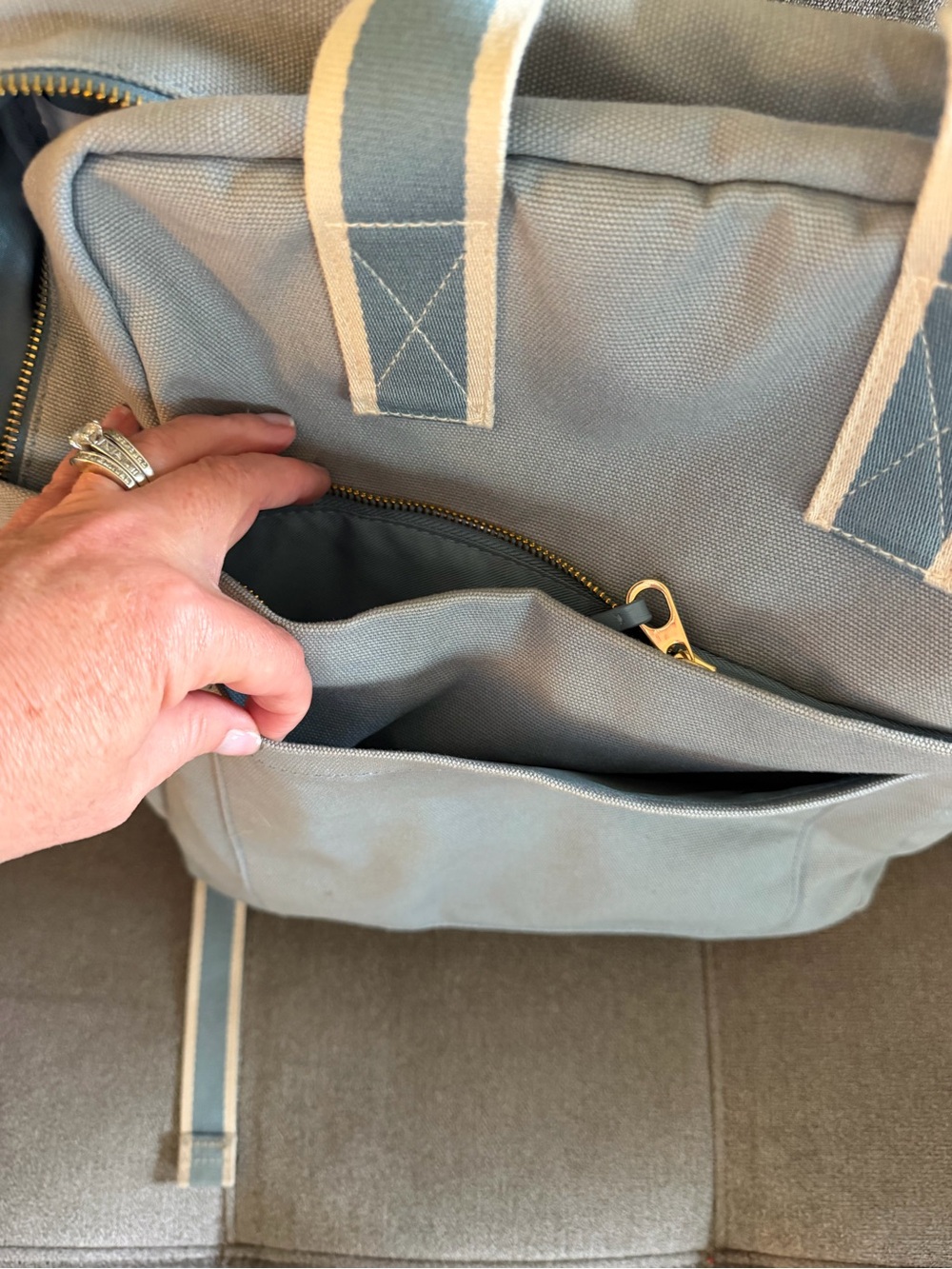 Universal Thread Canvas Backpack - Picture 2 of 9